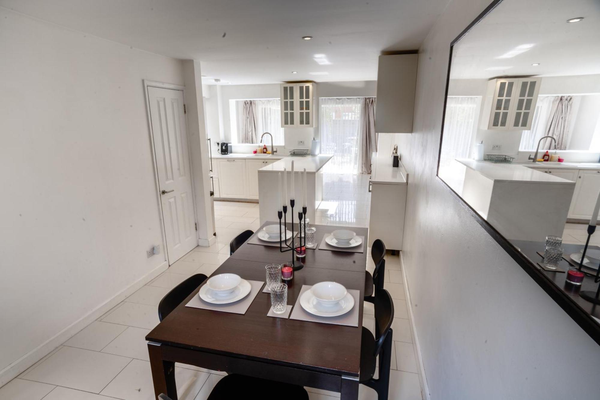 Shard View 3 Bed Entire Home Лондон Экстерьер фото