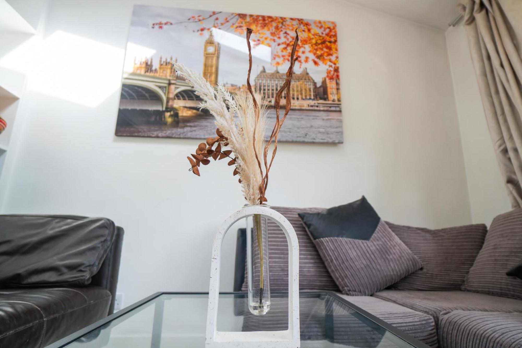 Shard View 3 Bed Entire Home Лондон Экстерьер фото