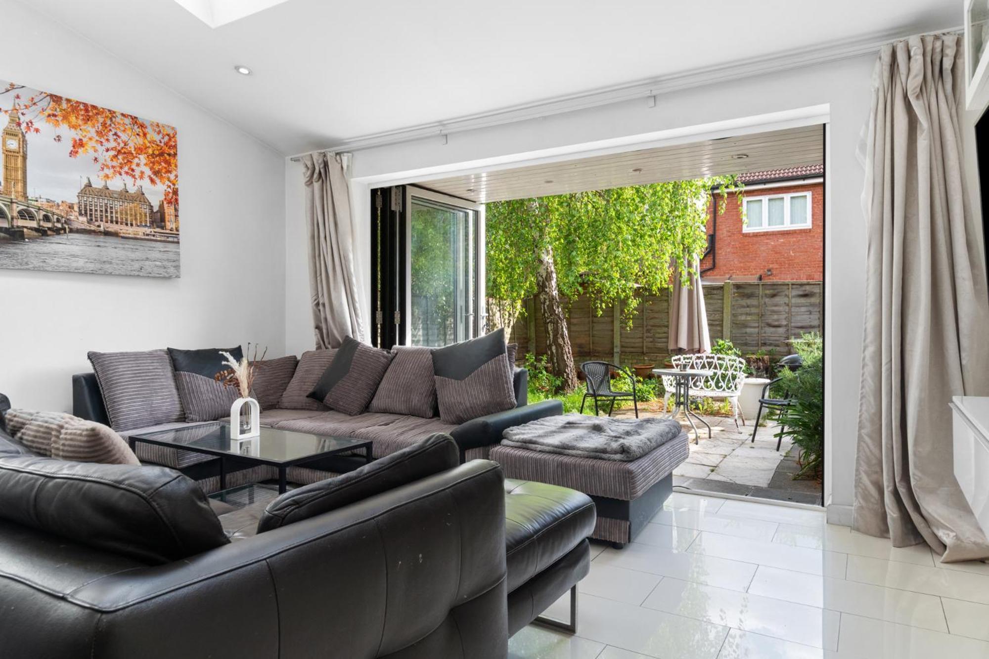 Shard View 3 Bed Entire Home Лондон Экстерьер фото